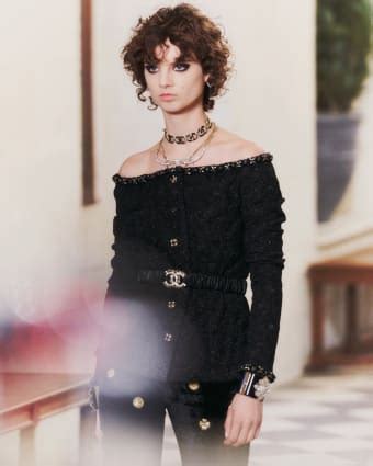 cappello trasparente chanel|DIAPHANOUS BLACK MÉTIERS D'ART 2020/21 SHOW .